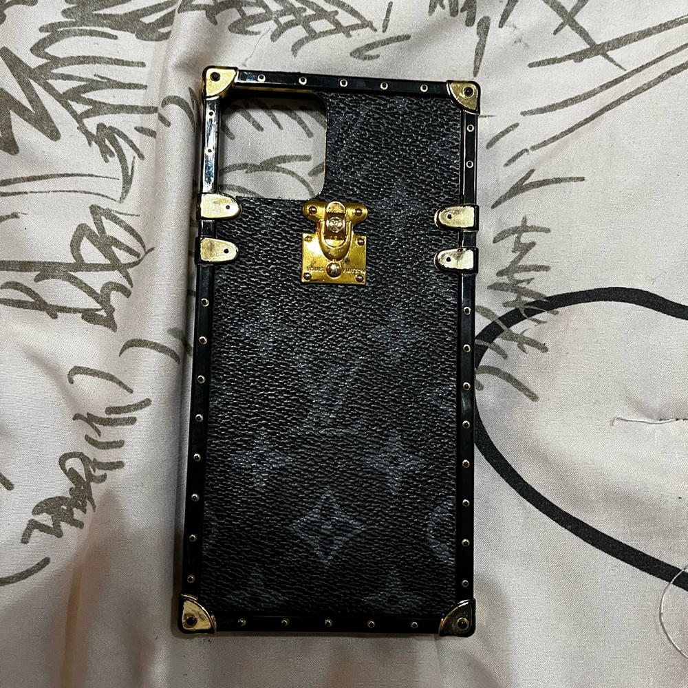 Louis vuttion black iPhone 11pro max case